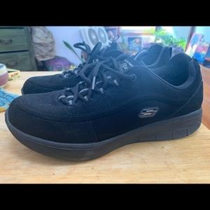 Sketchers sneakers